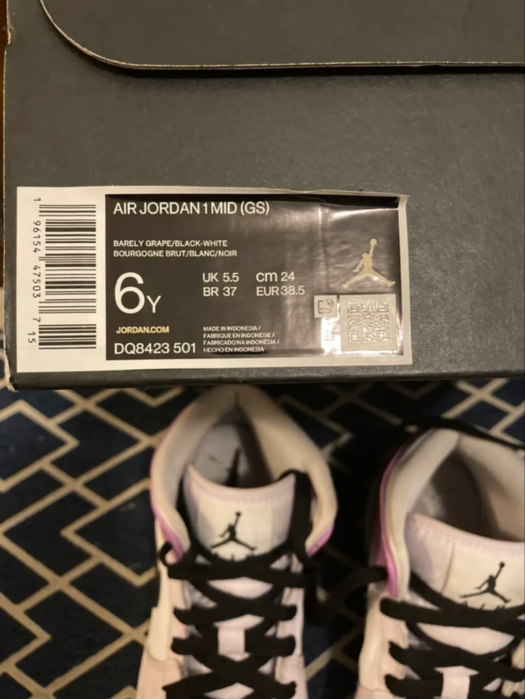 Girls' Air Jordan 1 Mid (GS) Size 6y 💚 image indicator(2)