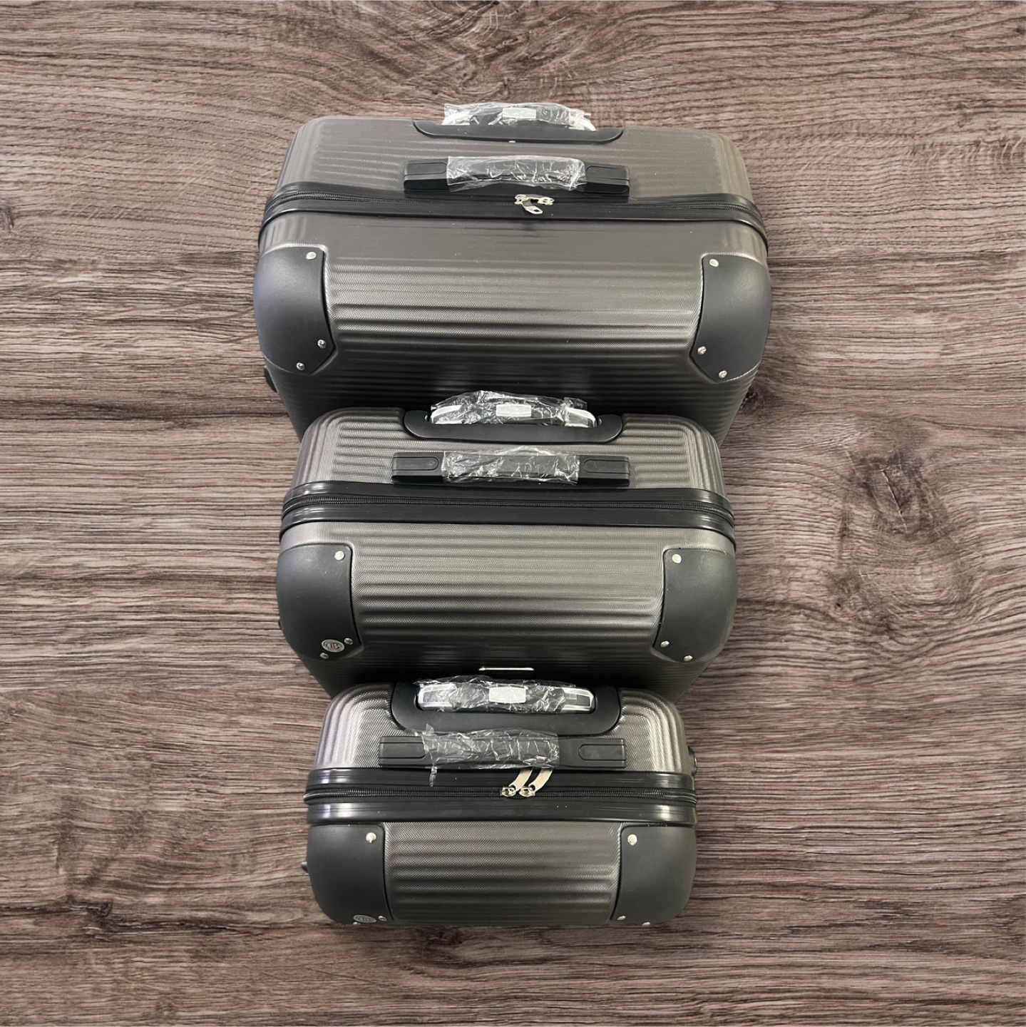 3-Piece Luggage Set - 28", 24", 20" - photo 3