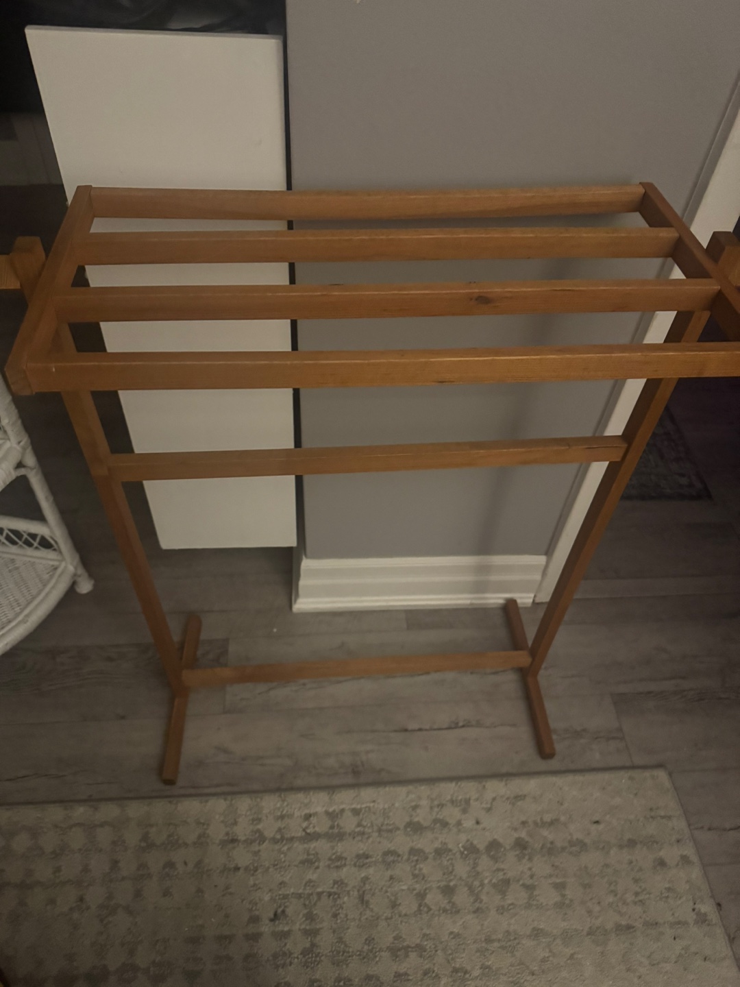 Freestanding Wooden Towel Rack - photo 3