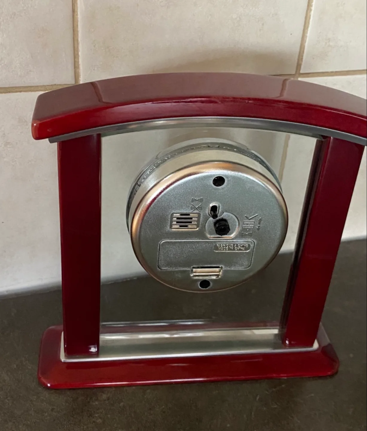 💚 Elegant Red Wooden and Glass Desk Clock image indicator(2)