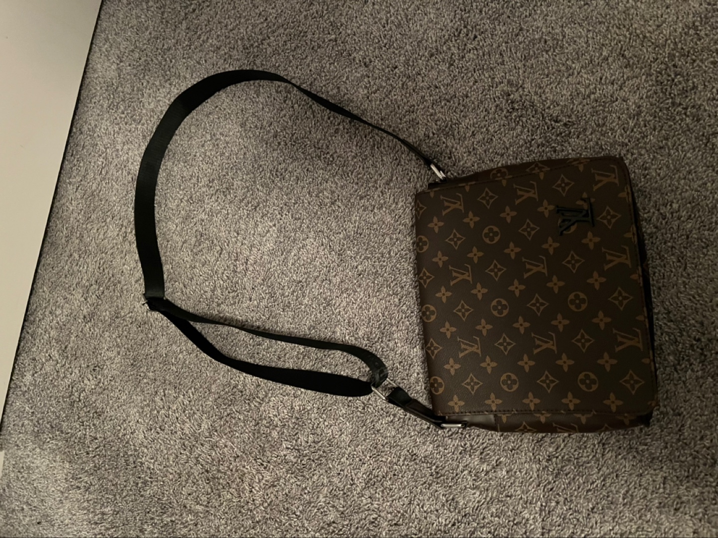 Louis Vuitton Monogram Messenger Bag