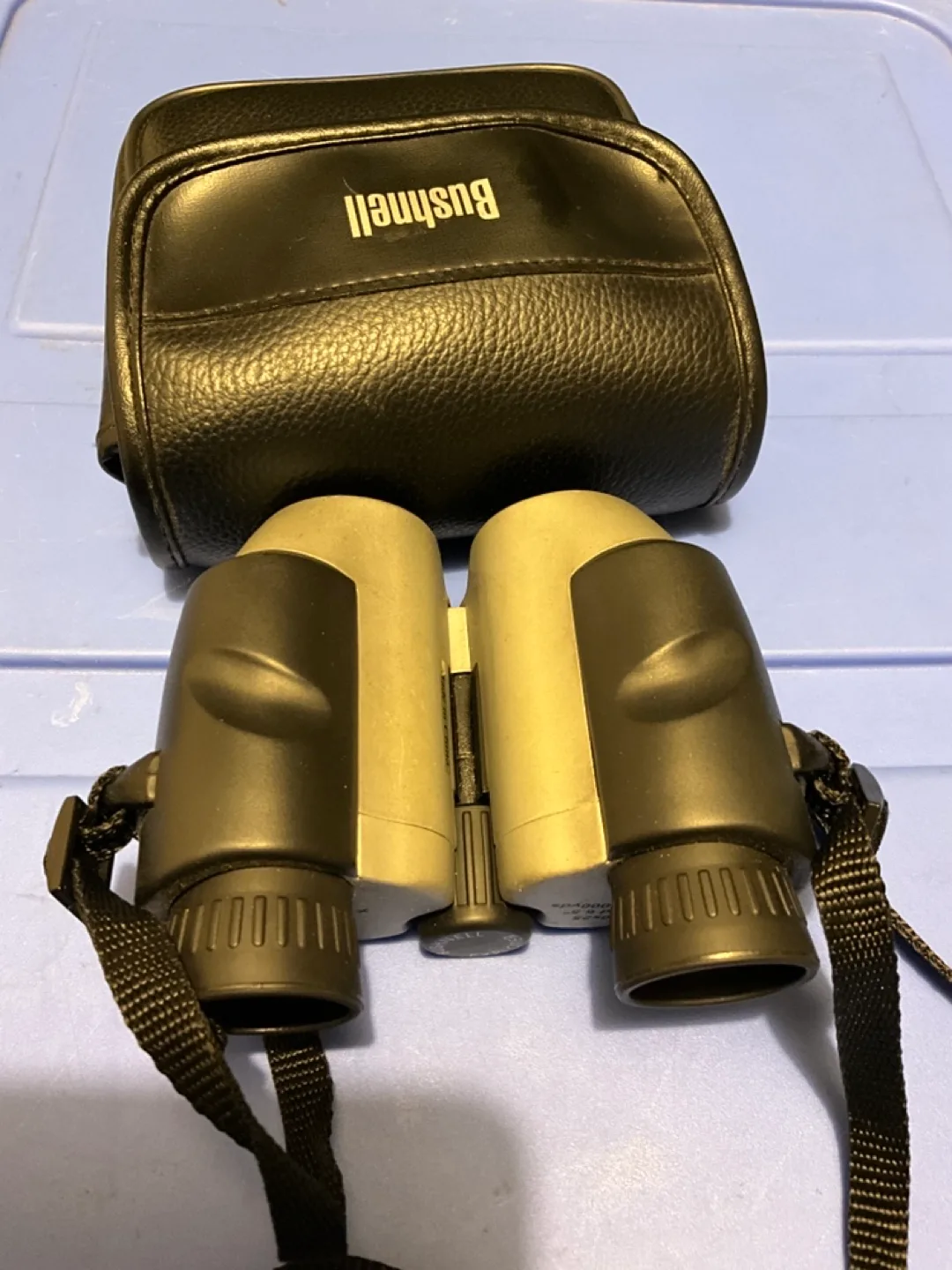 Bushnell Explorer 10x25 Binoculars with Case image indicator(2)