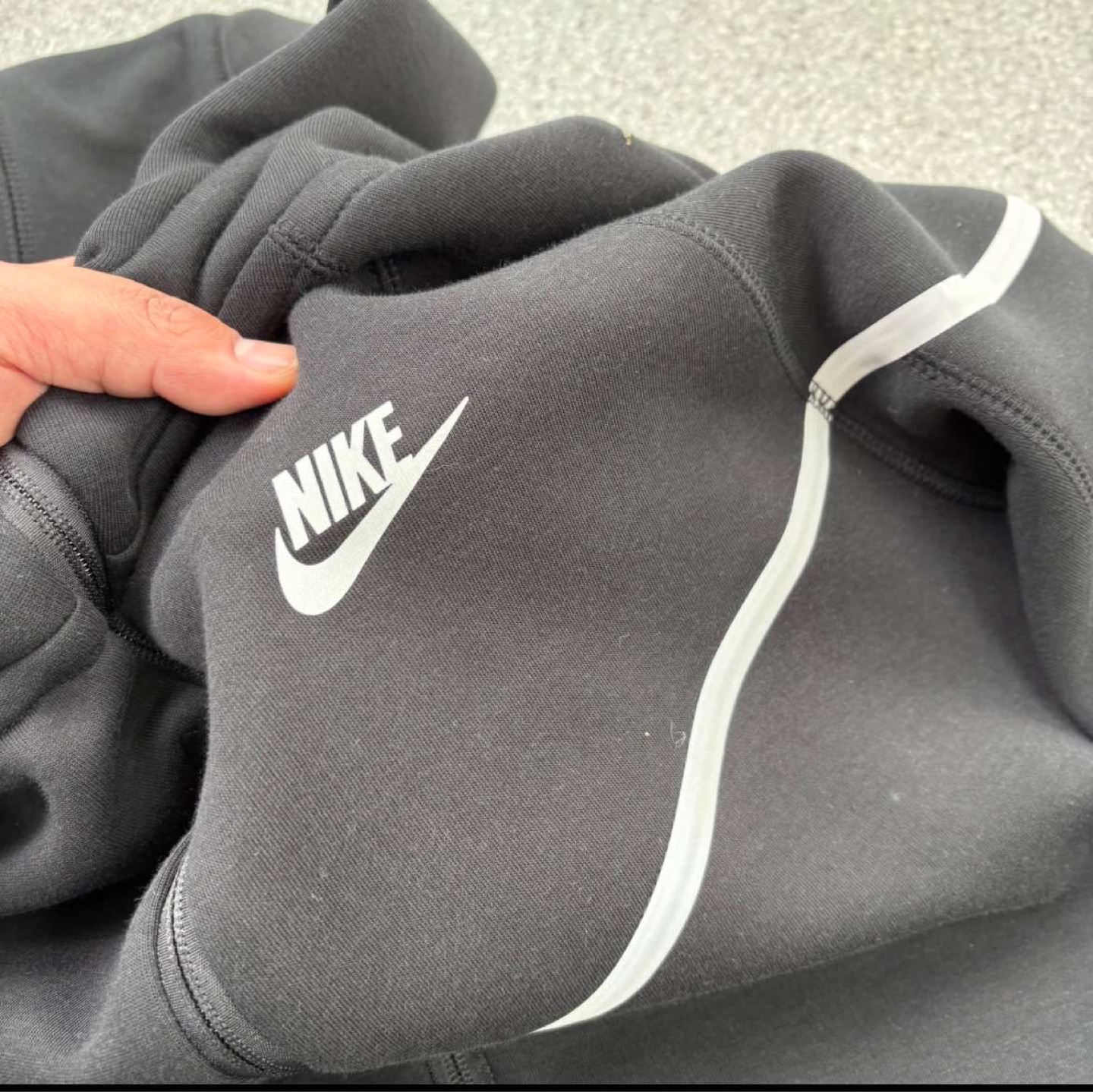 Reflective Nike tech fleece - photo 3