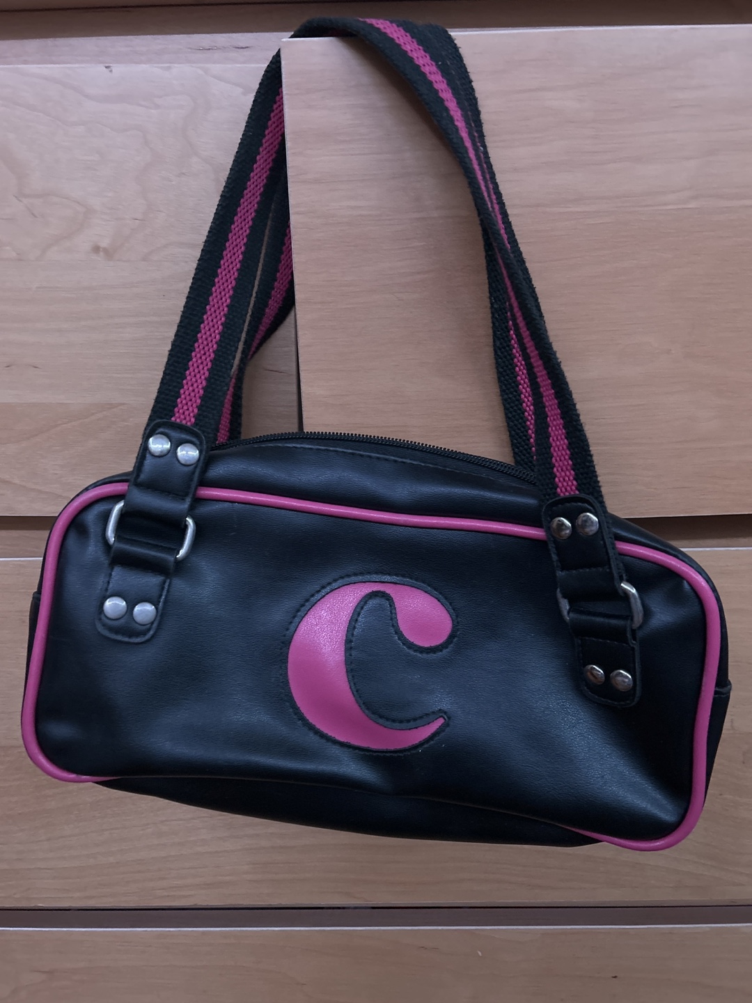 💚 Black and Pink Handbag