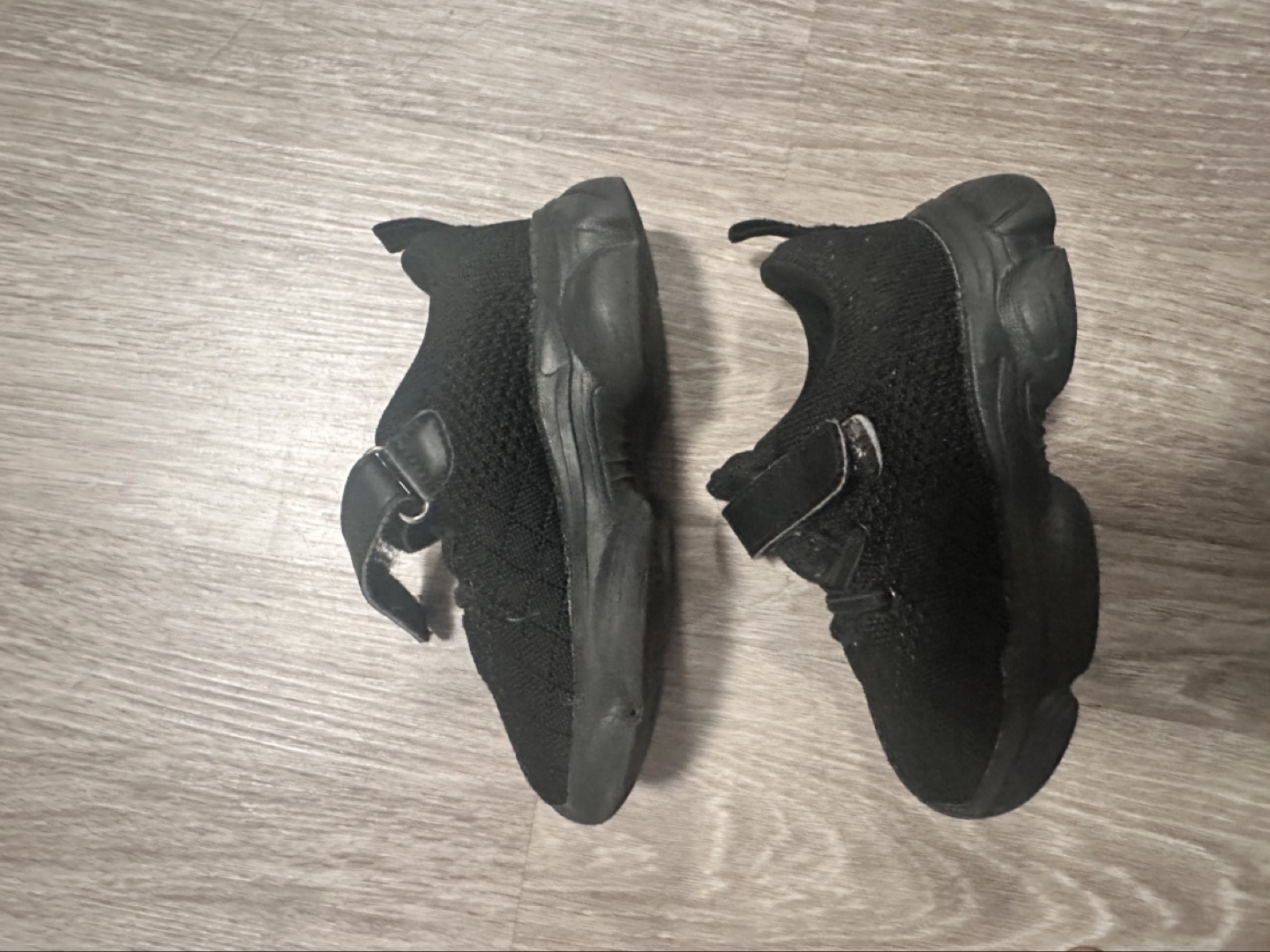 Toddler Black Sneakers Size 6 - photo 3