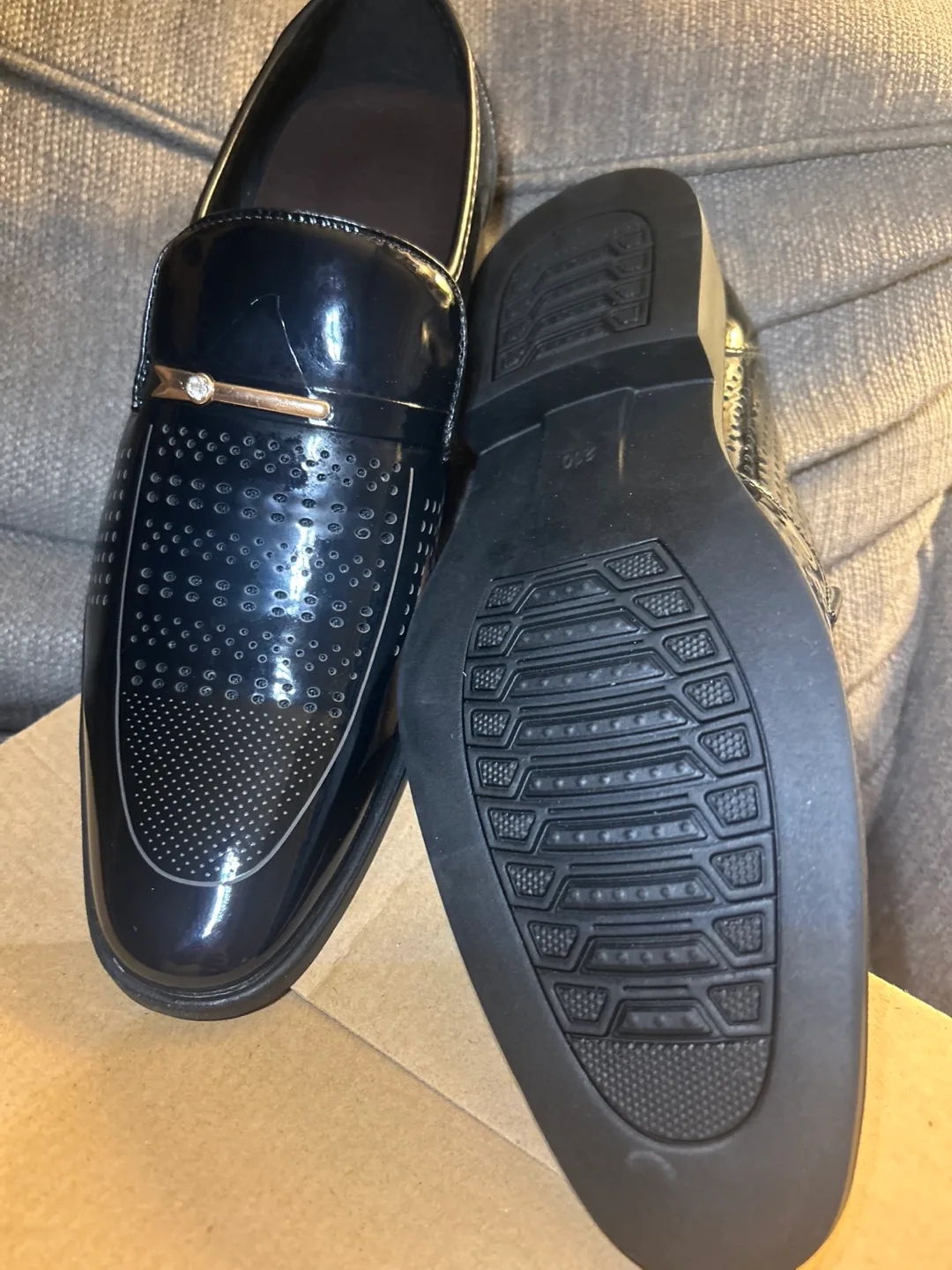 Men's Black Patent Leather Dress Shoes, Size 9.5 image indicator(4)