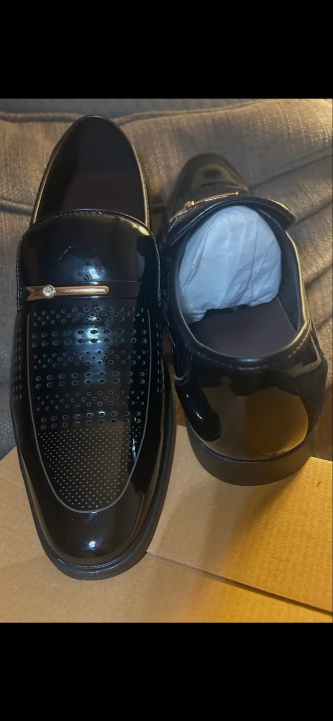 Men's Black Patent Leather Dress Shoes, Size 9.5 image indicator(3)