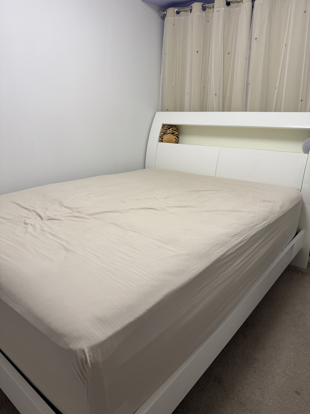 Double .Size White Modern Bed Frame with Built-in Shelves - photo 4