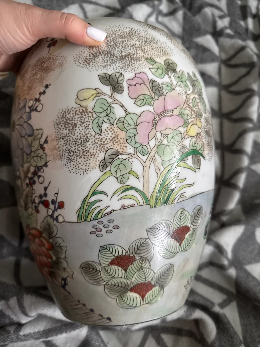 Vintage Asian-Inspired Porcelain Jar with Lid image indicator(4)