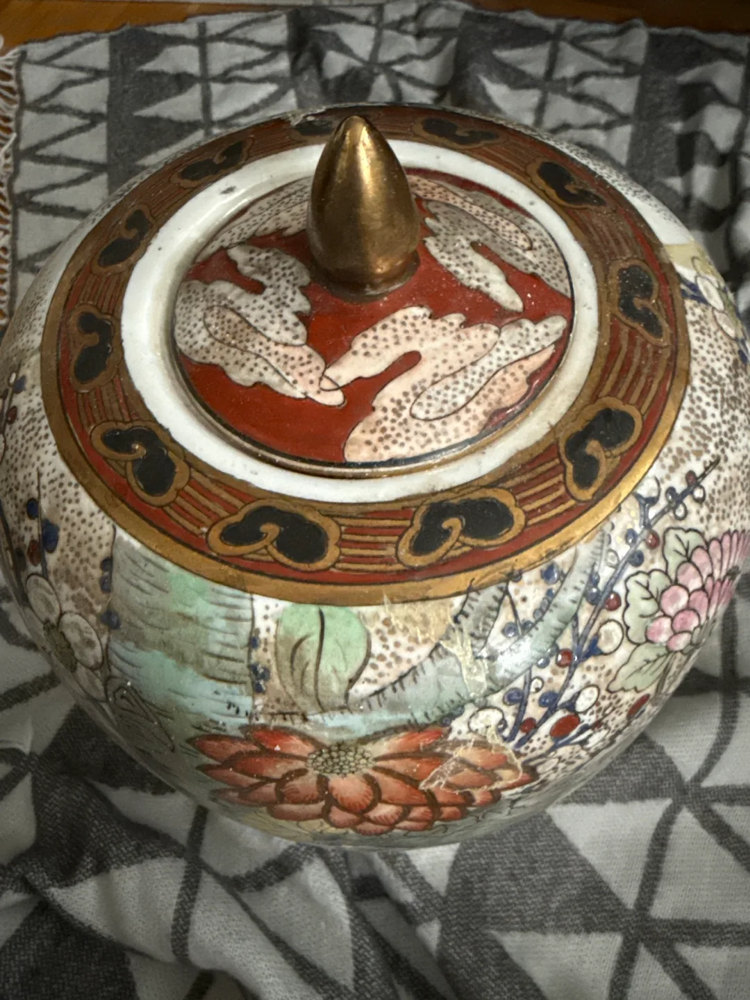 Vintage Asian-Inspired Porcelain Jar with Lid image indicator(3)