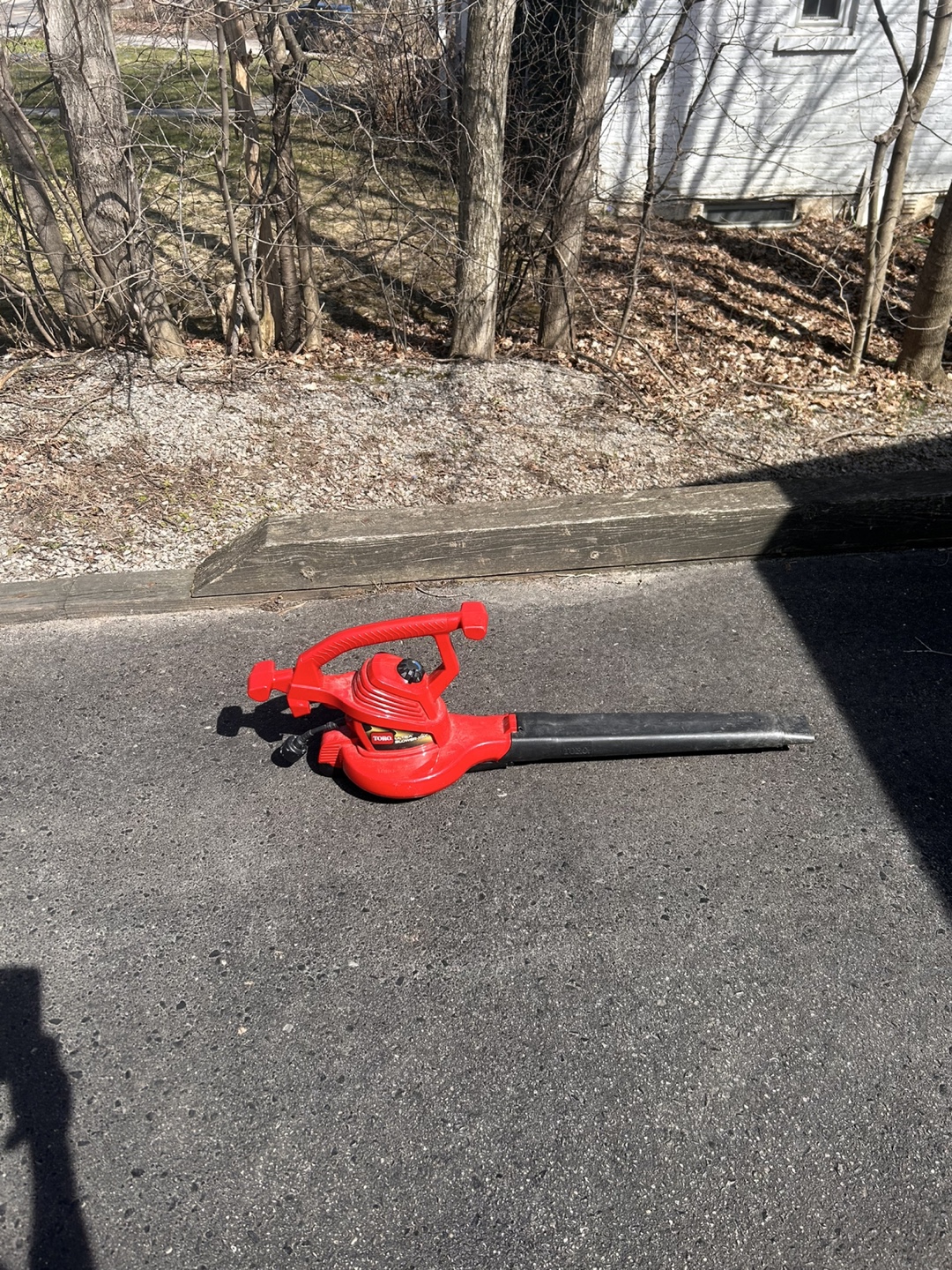 Red Toro PowerJet F700 Leaf Blower