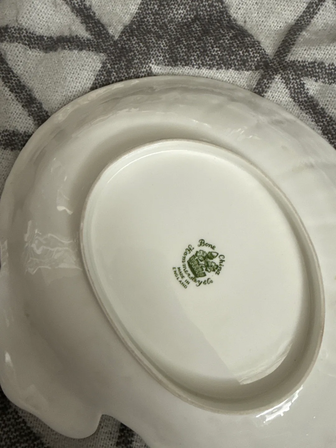 Vintage Bone China Royal Crown Derby Shell Dish image indicator(2)