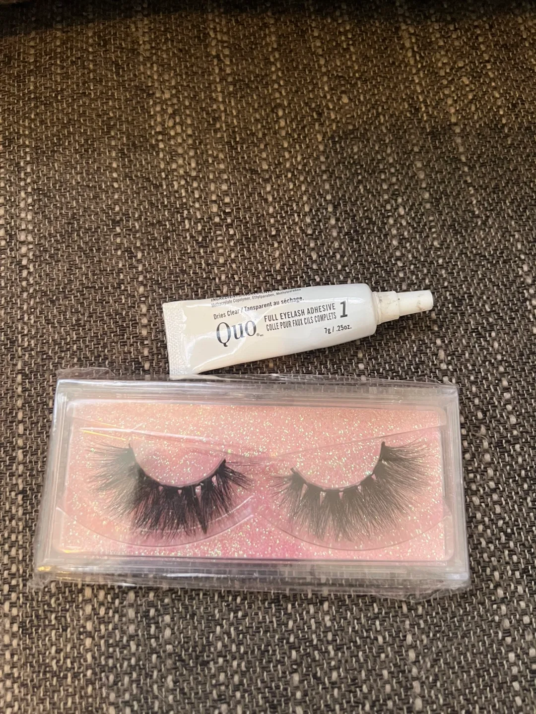 Sephora False Eyelashes with Adhesive image indicator(2)