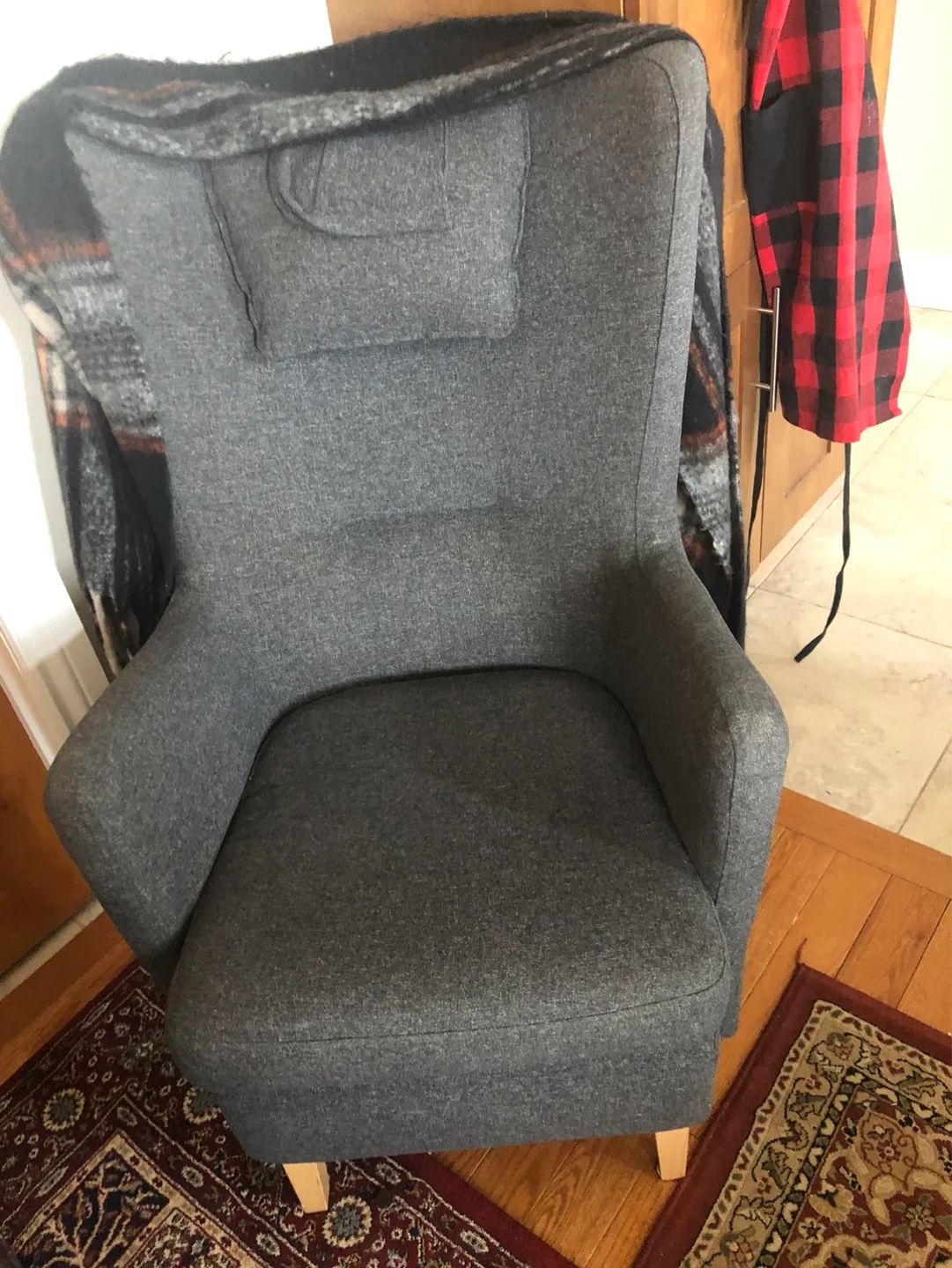 Grey Fabric Accent Chair with Wooden Legs image indicator(2)