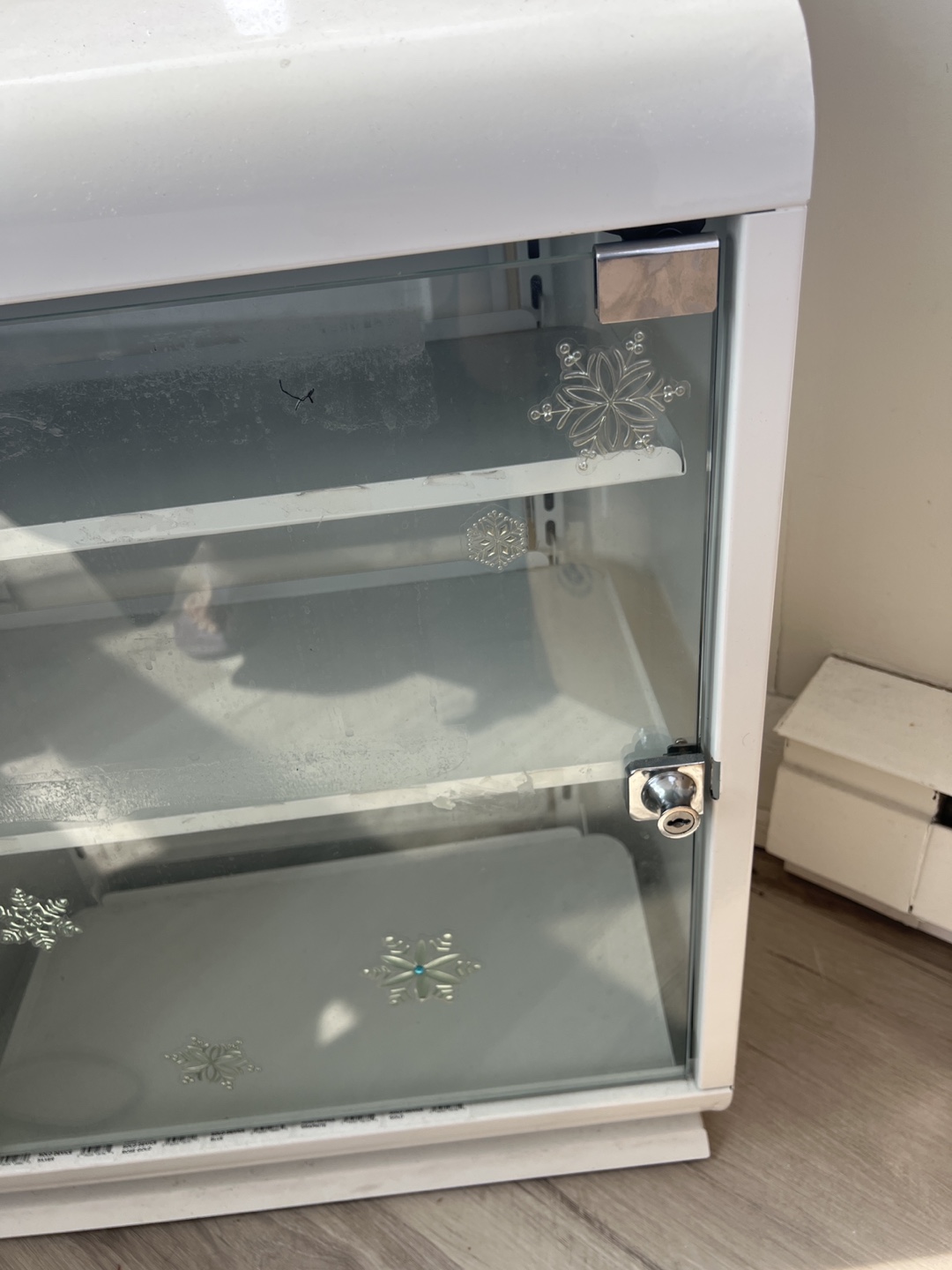 White Display Cabinet with Glass Door - photo 5