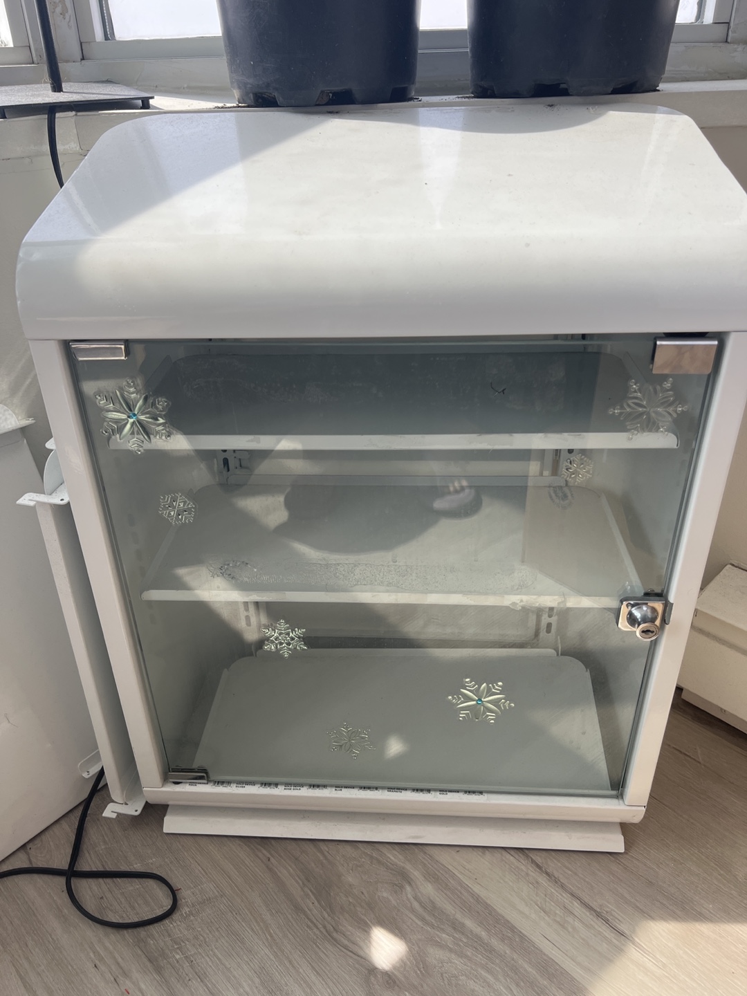 White Display Cabinet with Glass Door - photo 2