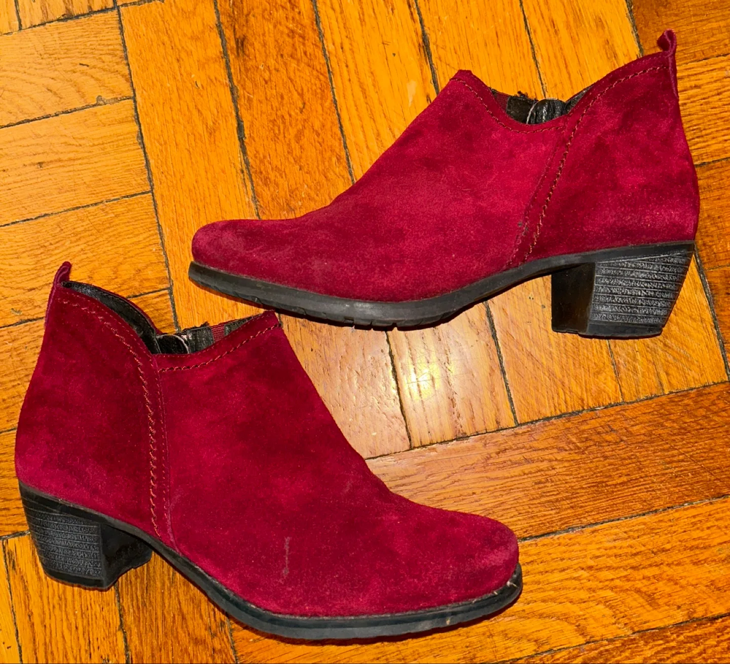 Eric Michael Cherry Red Suede Ankle Boots SZ 38 (7.5) image indicator(2)