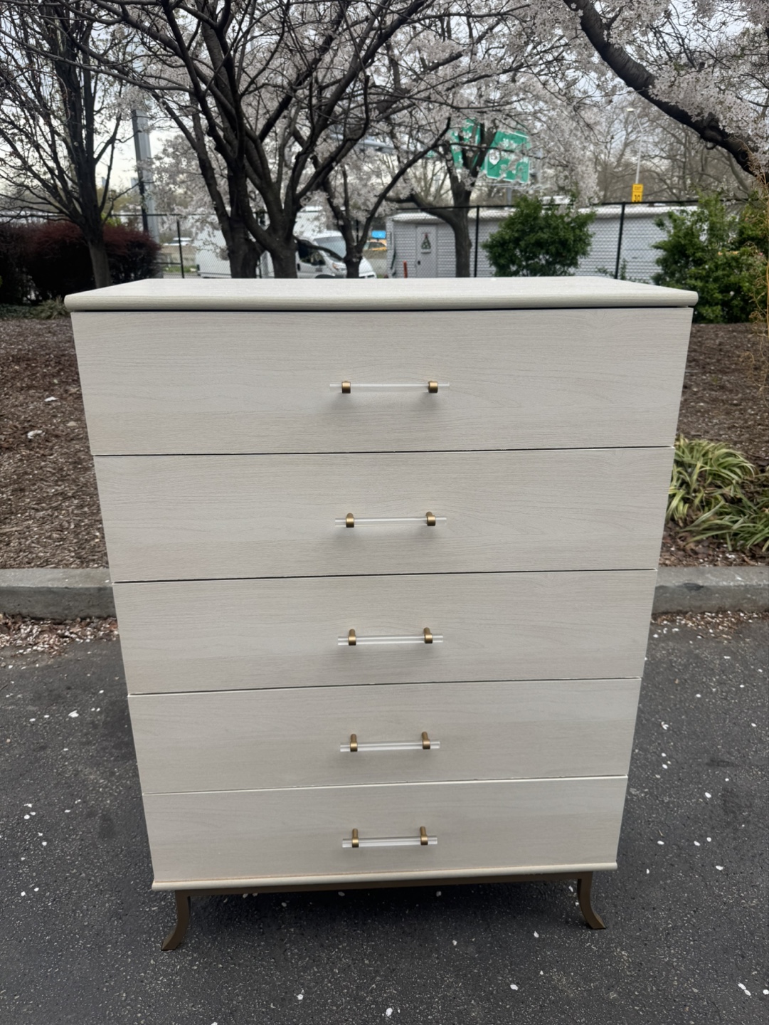 Free delivery dresser used 1 month - photo 2