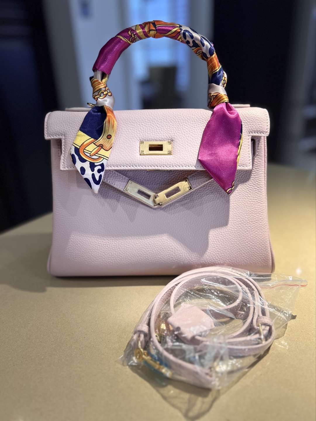 Gorgeous authentic Togo leather handbag - photo 2