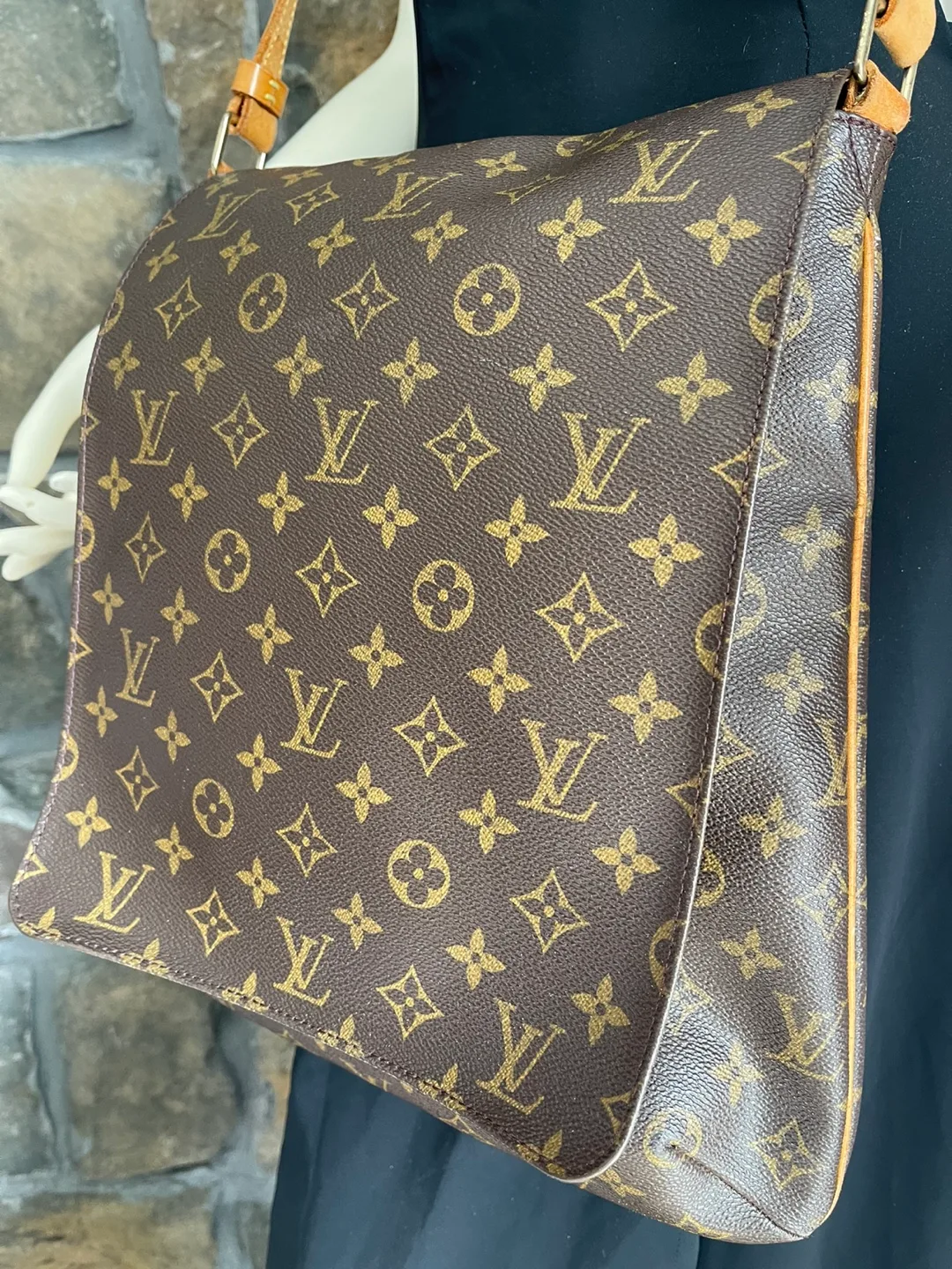 Louis Vuitton Monogram Canvas Shoulder Bag💚 image indicator(2)