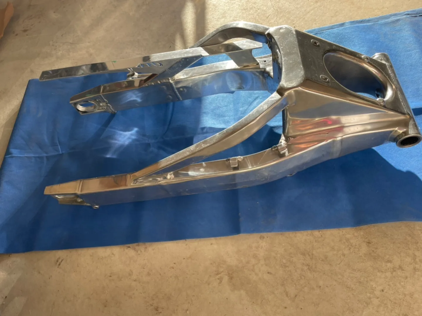 Hayabusa Motorcycle Swingarm image indicator(4)