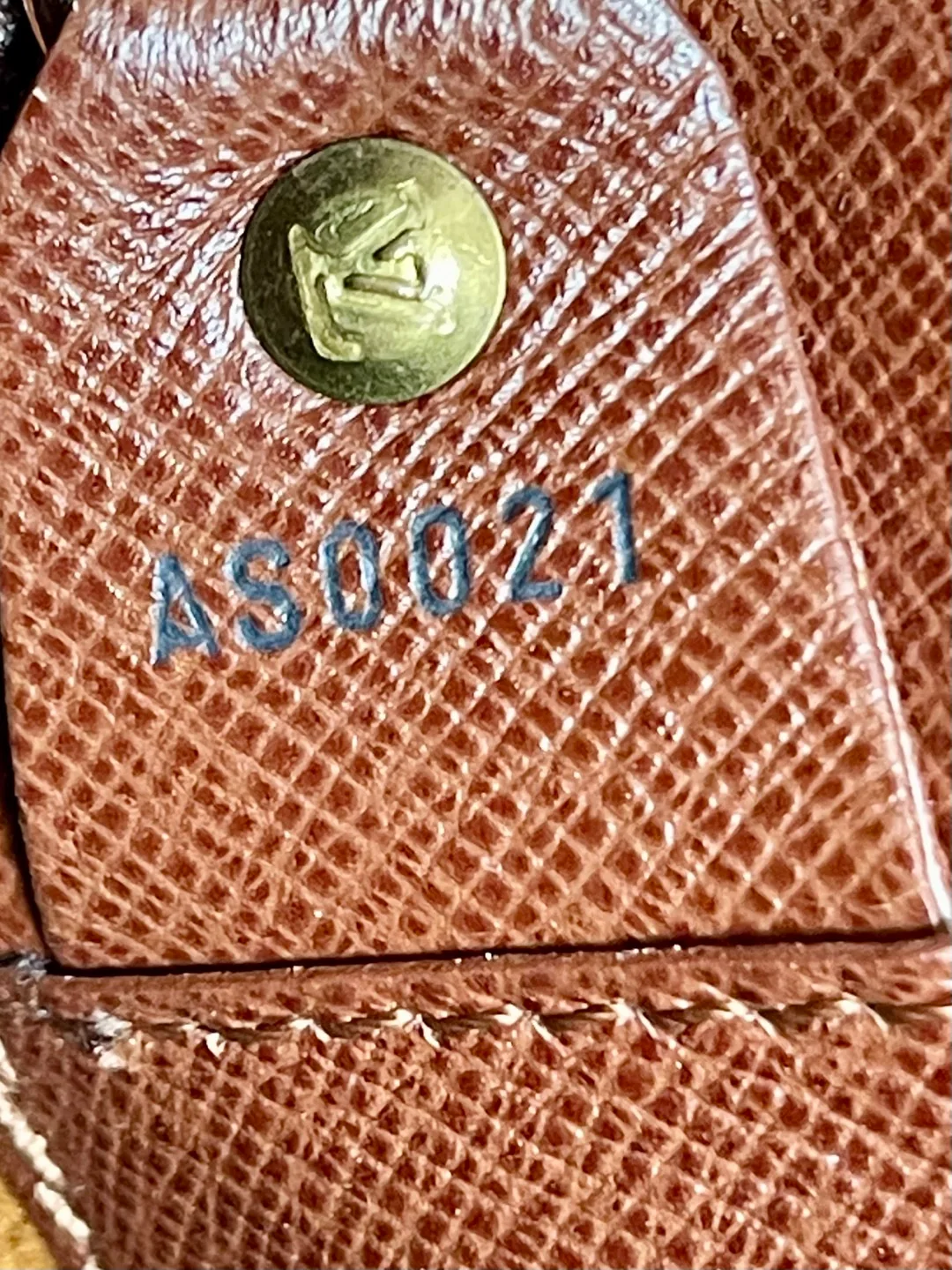 Louis Vuitton Monogram Canvas Shoulder Bag💚 image indicator(5)
