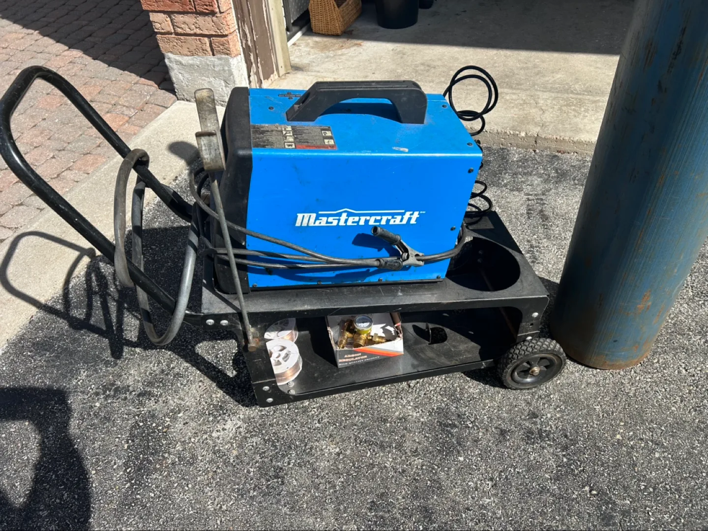 Mastercraft MIG Welder with Gas Cylinder image indicator(3)