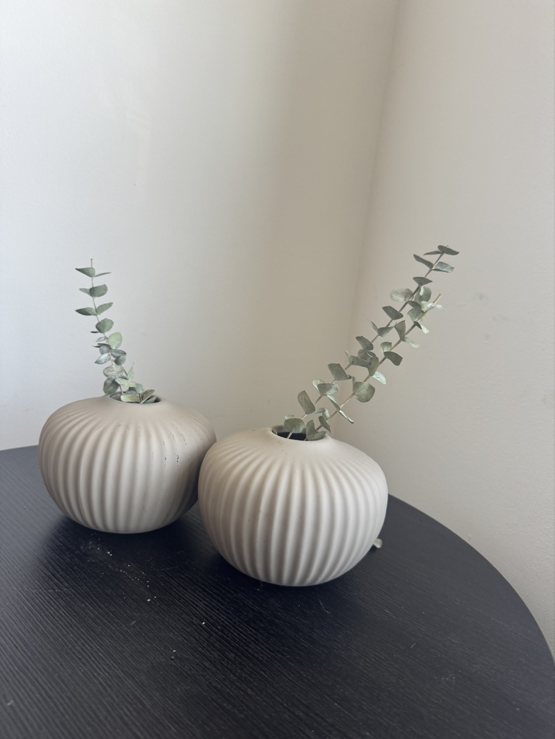 Pair of Small Fluted Vases - photo 2