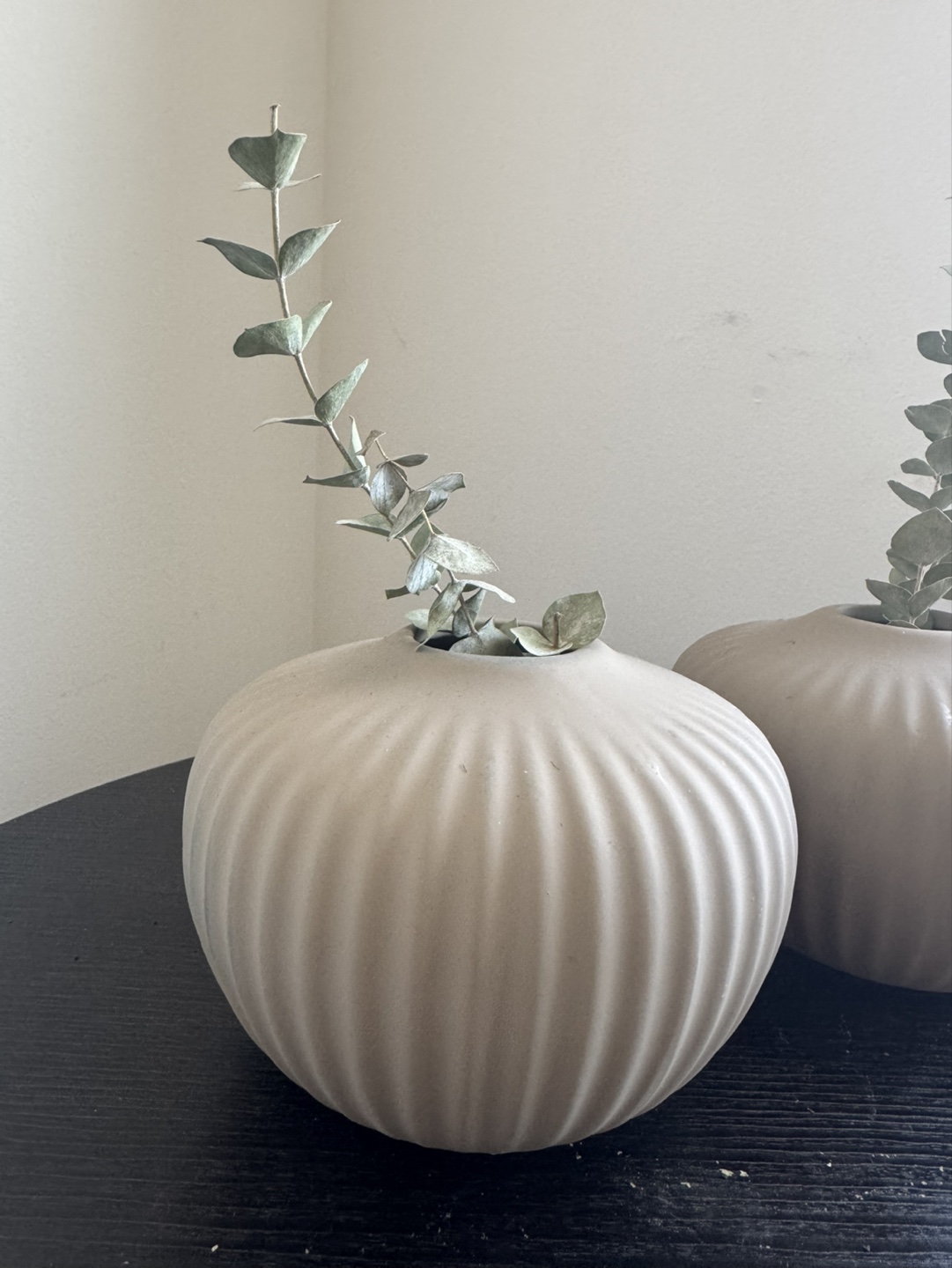 Pair of Small Fluted Vases - photo 3