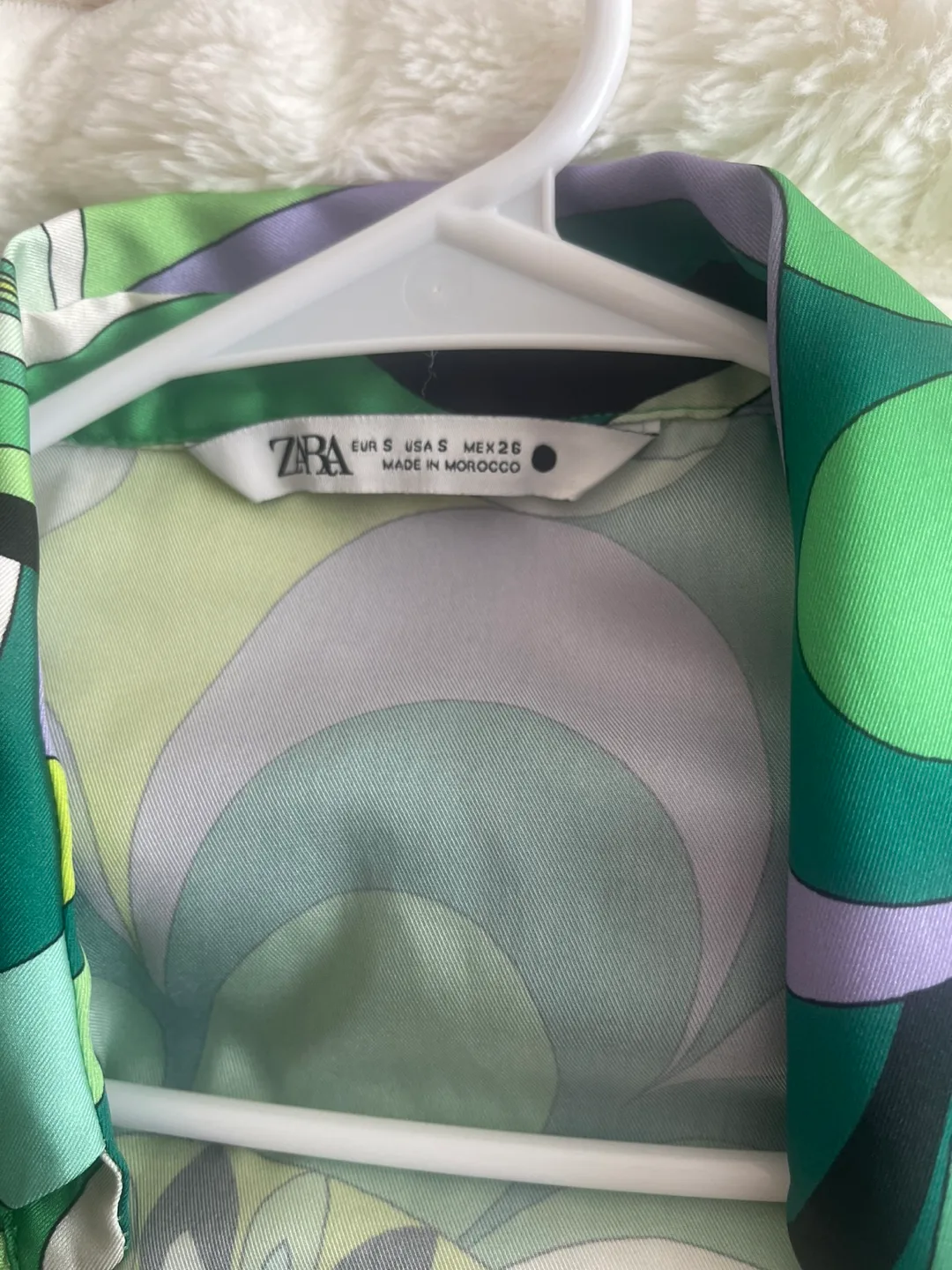💚 Pucci style Green Abstract Print Blouse image indicator(2)