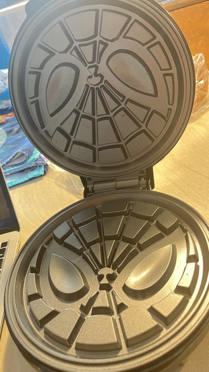 Marvel Spider-Man Waffle Maker - photo 2
