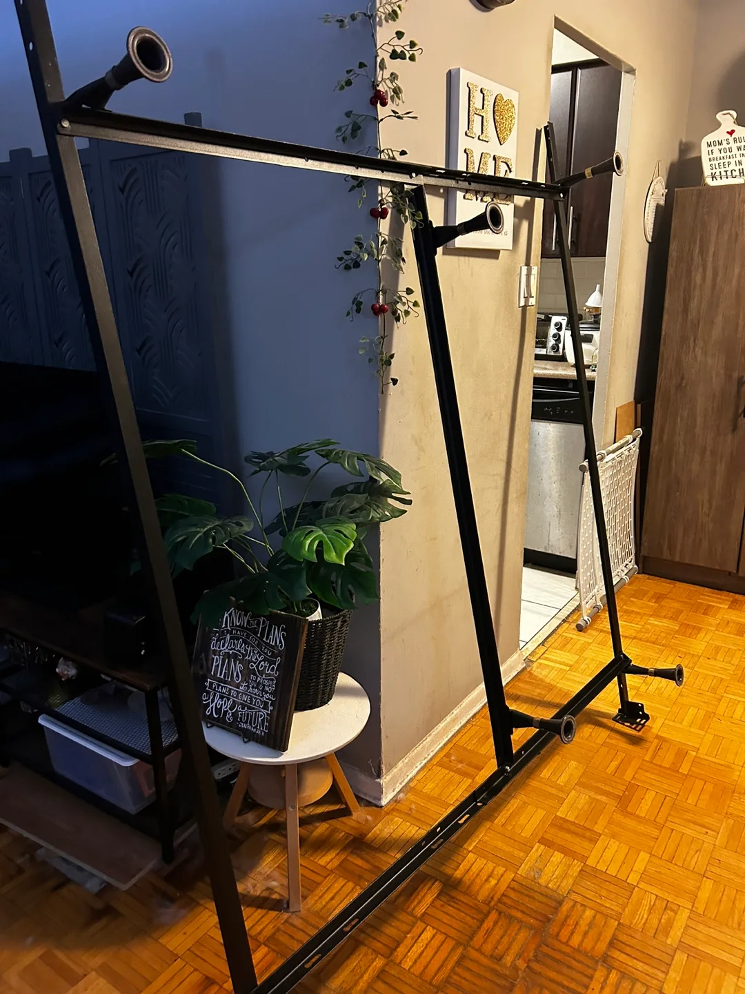 Queen Metal Bed Frame image indicator(3)