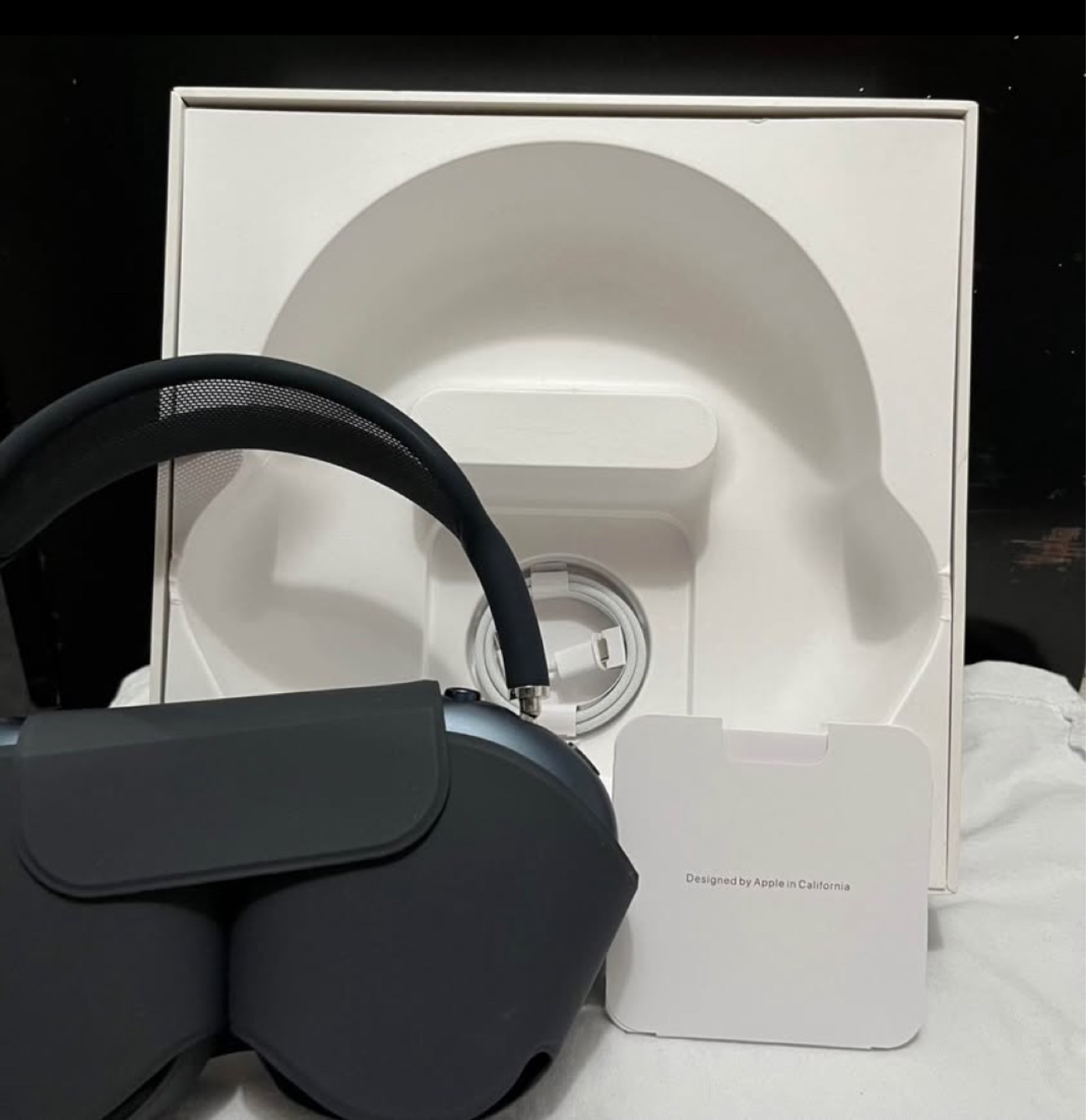 Apple AirPods Max Headphones - Midnight - photo 2