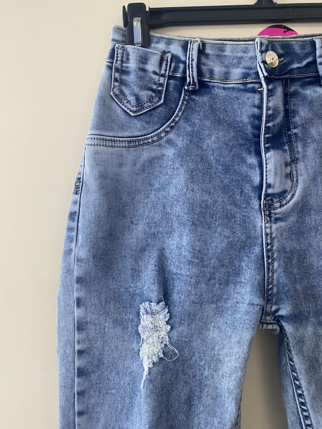 Women's Light Wash Distressed Jeans - photo 2