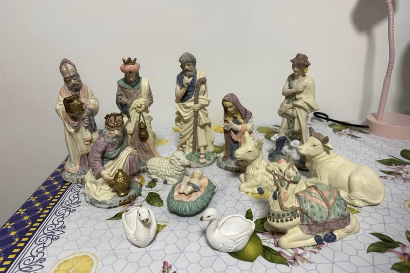 Vintage Nativity Scene Figurines - 12 Pieces