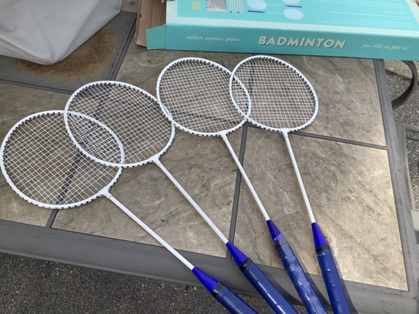 Badminton Set - 4 Rackets, Net, Posts, 2 birdies - photo 2