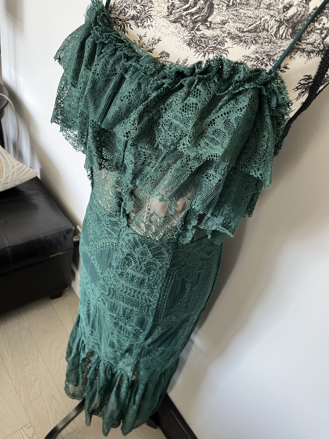Gorgeous Emerald Green Lace Midi Dress - photo 3
