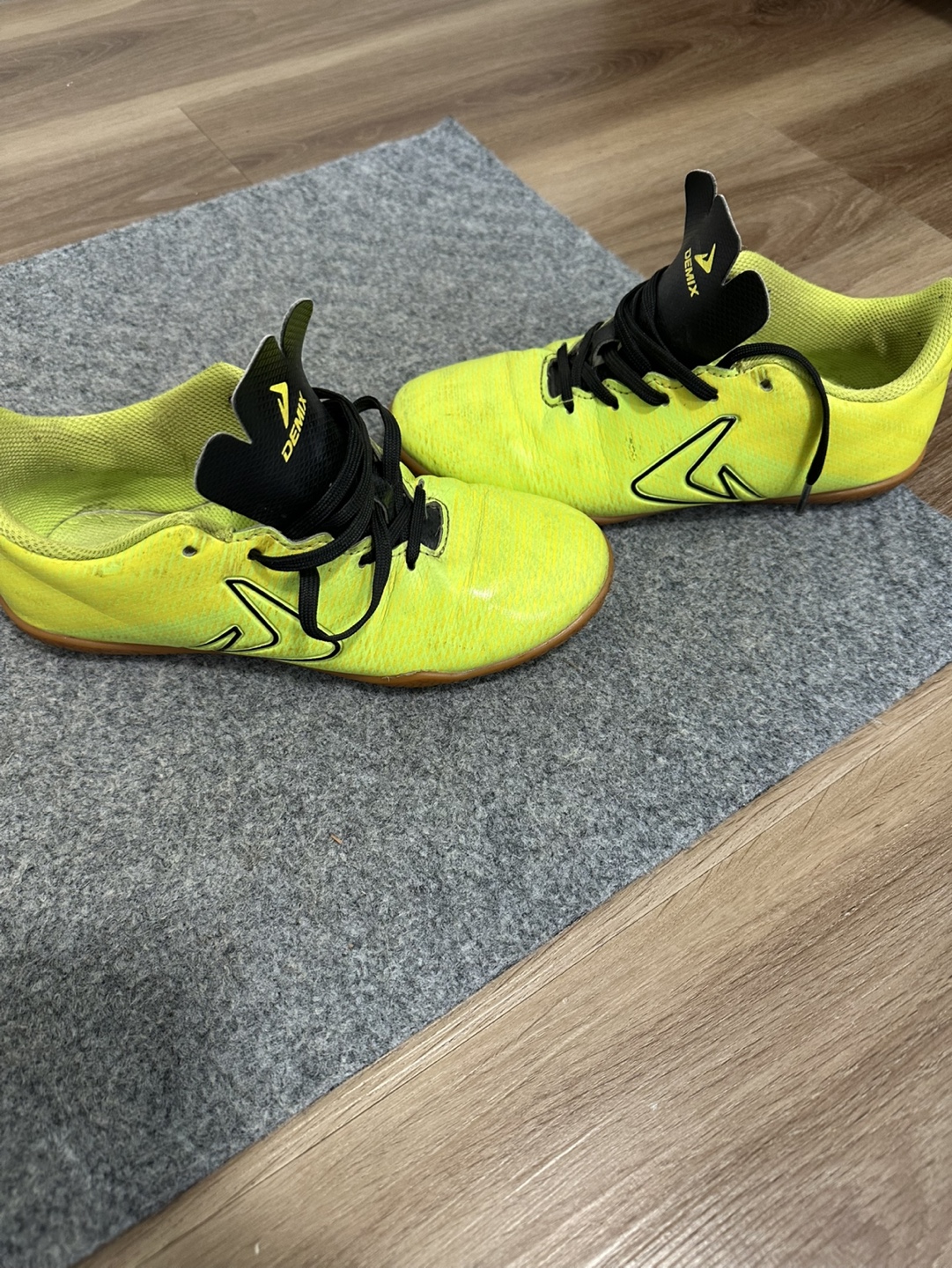 Soccer Shoes - Size 22 cm - photo 3
