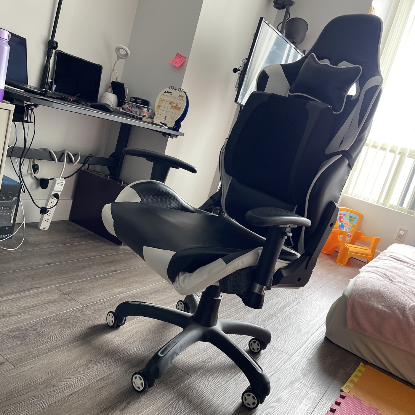 Gaming Chair - Black and White - photo 2