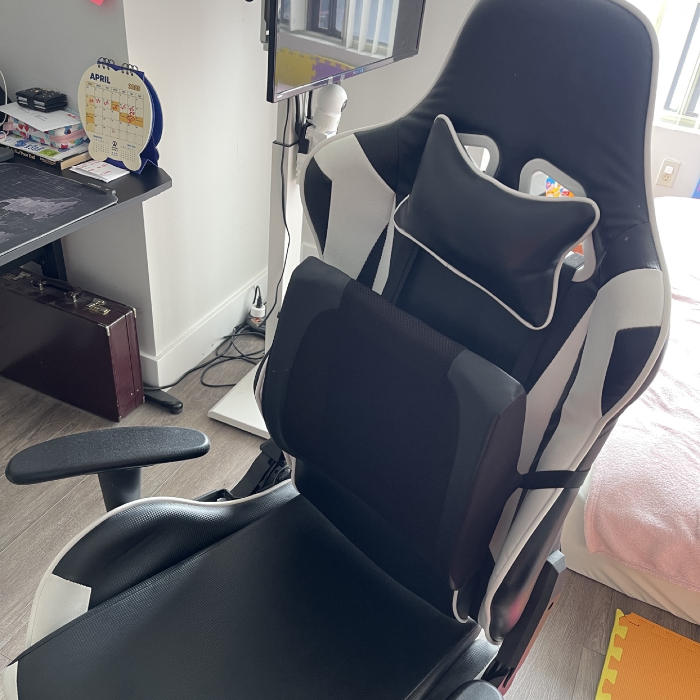 Gaming Chair - Black and White