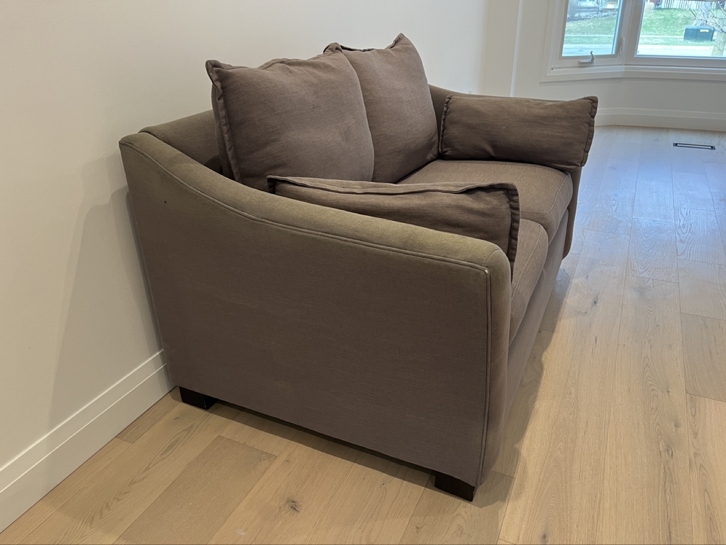 Grey Linen Loveseat - photo 2