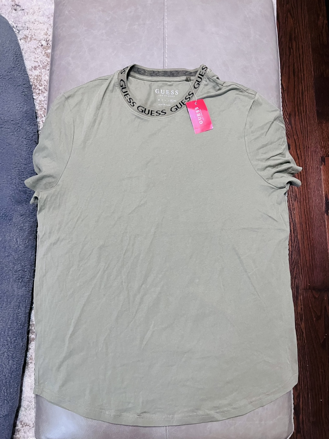 Guess Men's Olive Green T-Shirt, Size XL