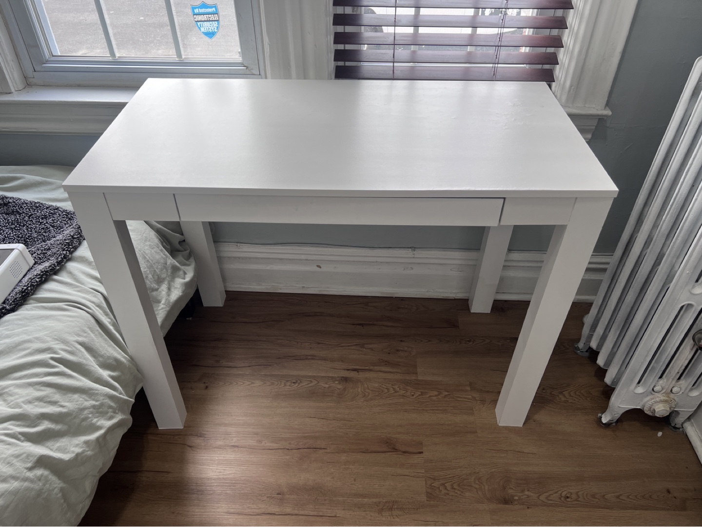 White Small Desk with Drawer - photo 4