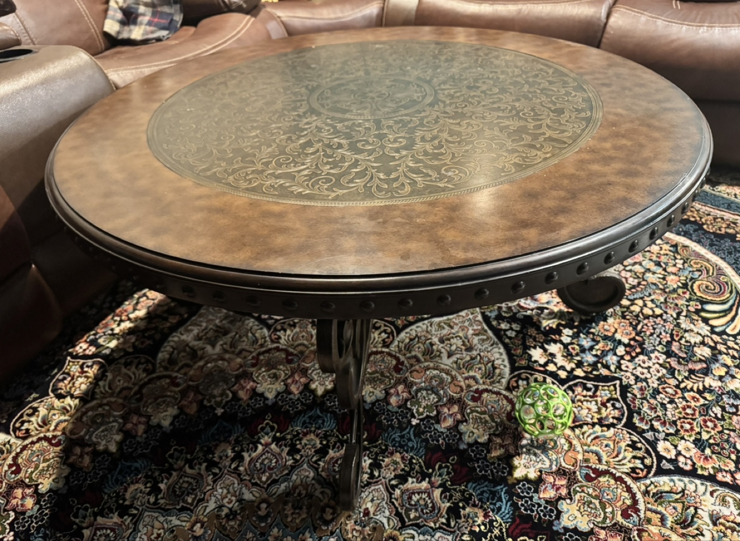 Round Coffee Table with Intricate Design - photo 3