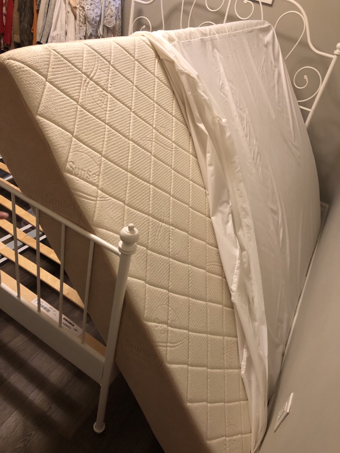 Queen Mattress Perfect Condition Like New No Pets - photo 2