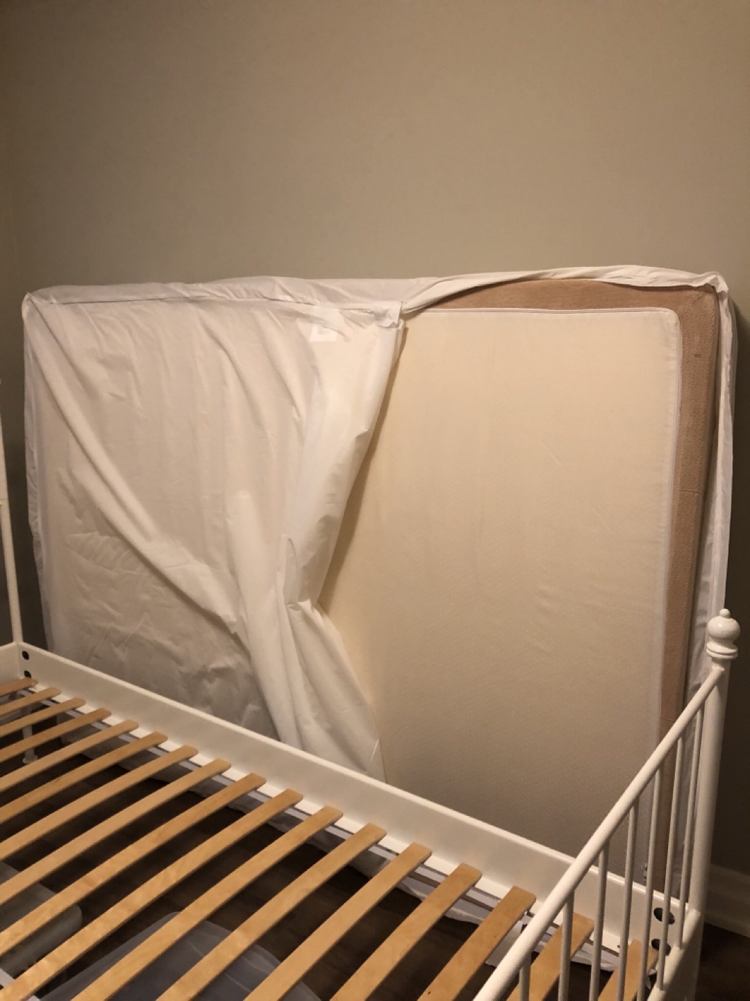 Queen Mattress Perfect Condition Like New No Pets