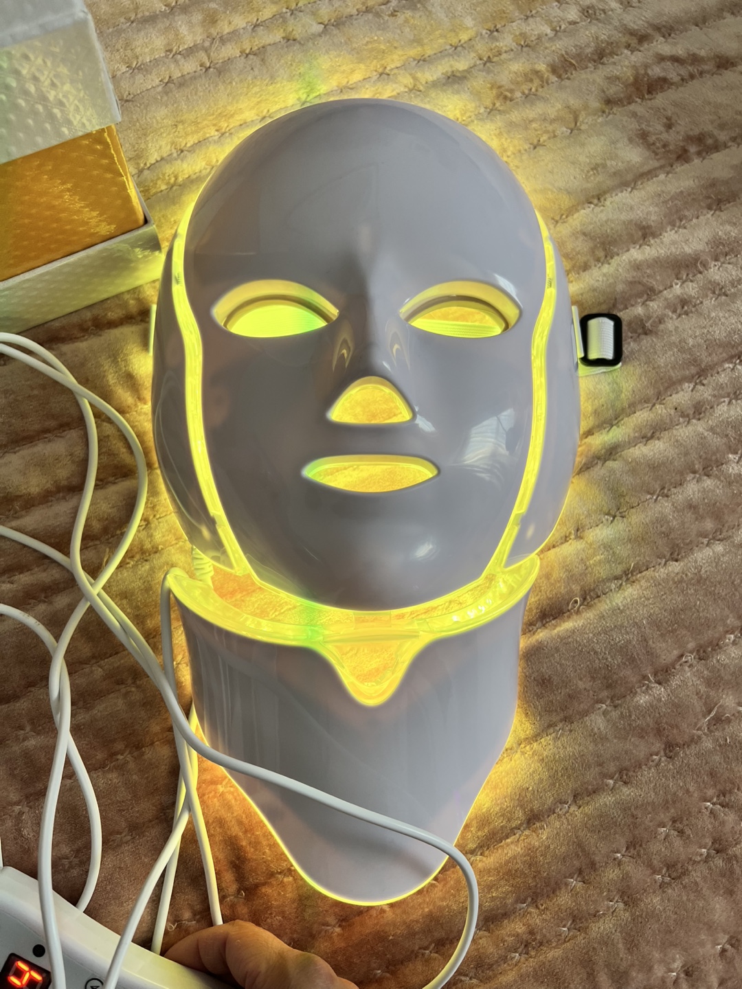 Colorful LED Beauty Mask - photo 5
