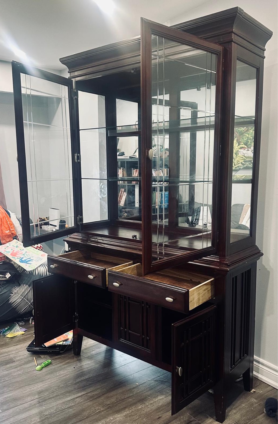 ‼️🚨Vintage Dark Wood China Cabinet with Glass Doors🚨‼️ - photo 2