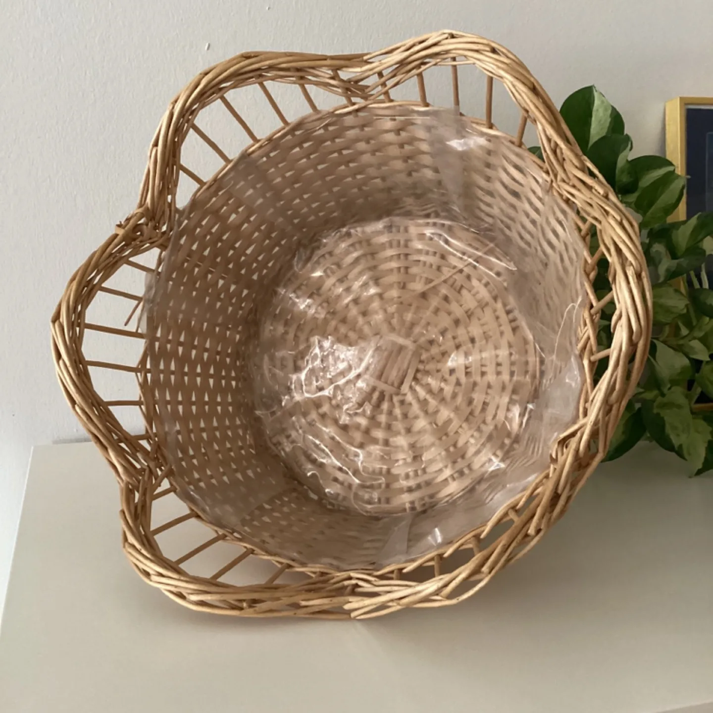 Scalloped Wicker Basket 💚 image indicator(2)