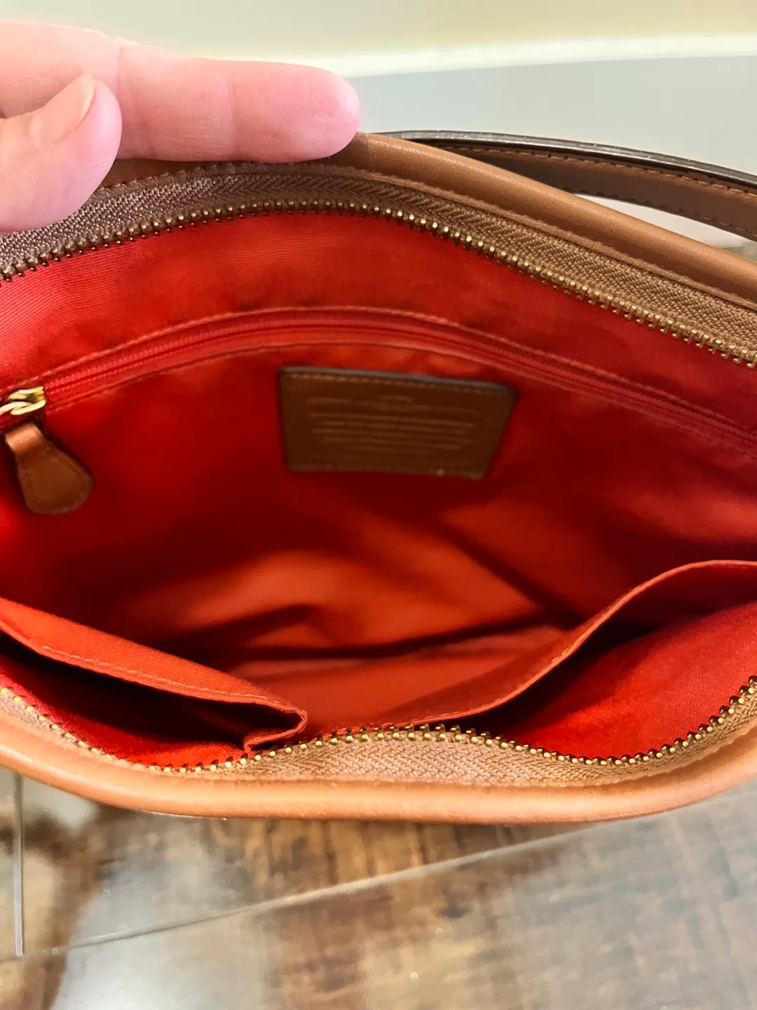 💚Coach crossbody bag. Size in pictures image indicator(4)